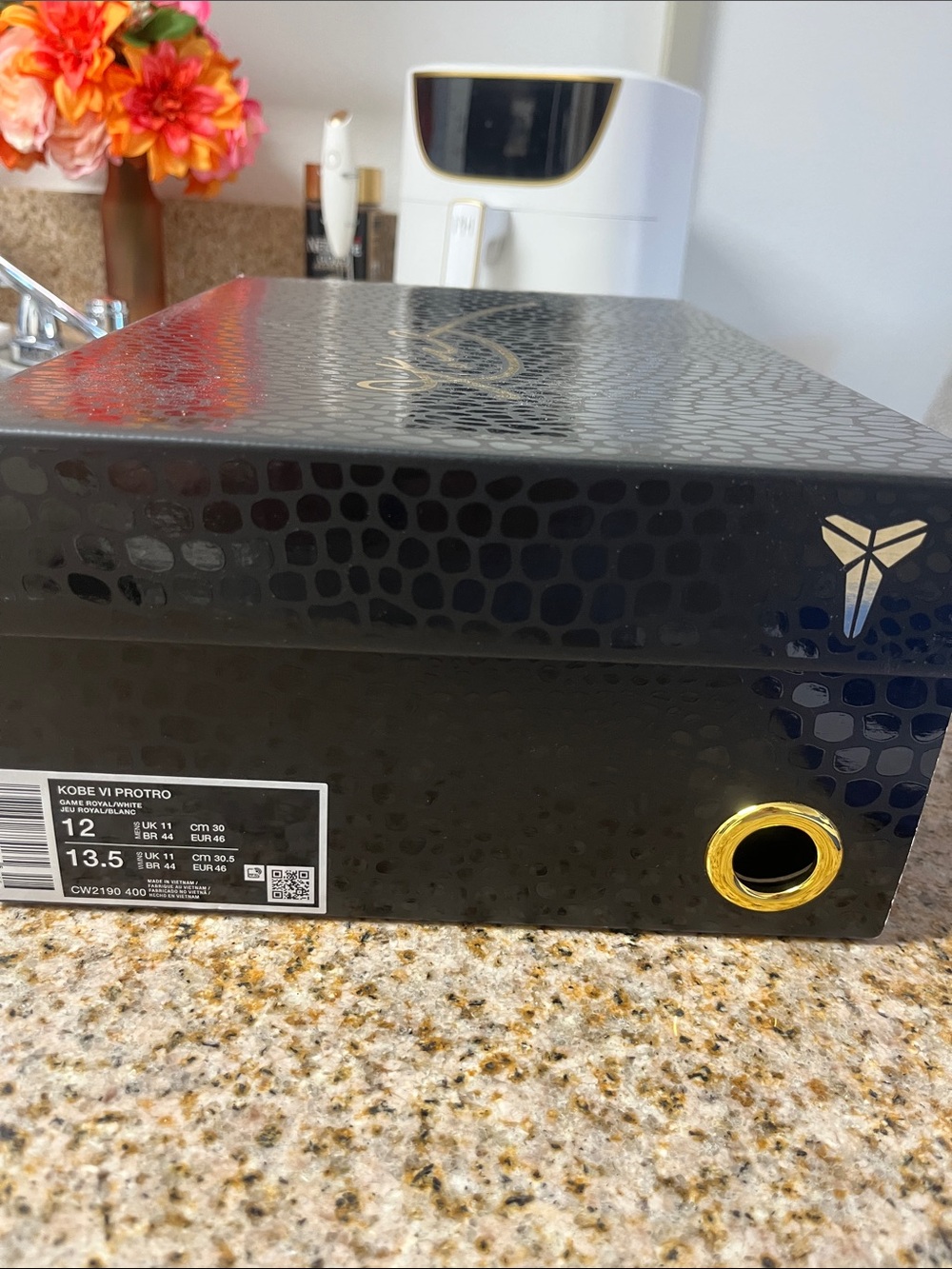 Nike Kobe VI Protro Shoe Box - Black & Gold